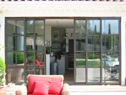 Fireproof glass partition