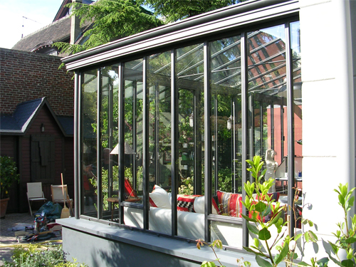 Fireproof glass partition