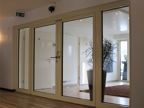 Fireproof glass partition