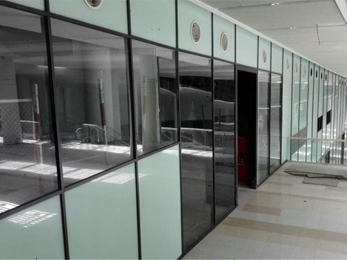 Fireproof glass partition